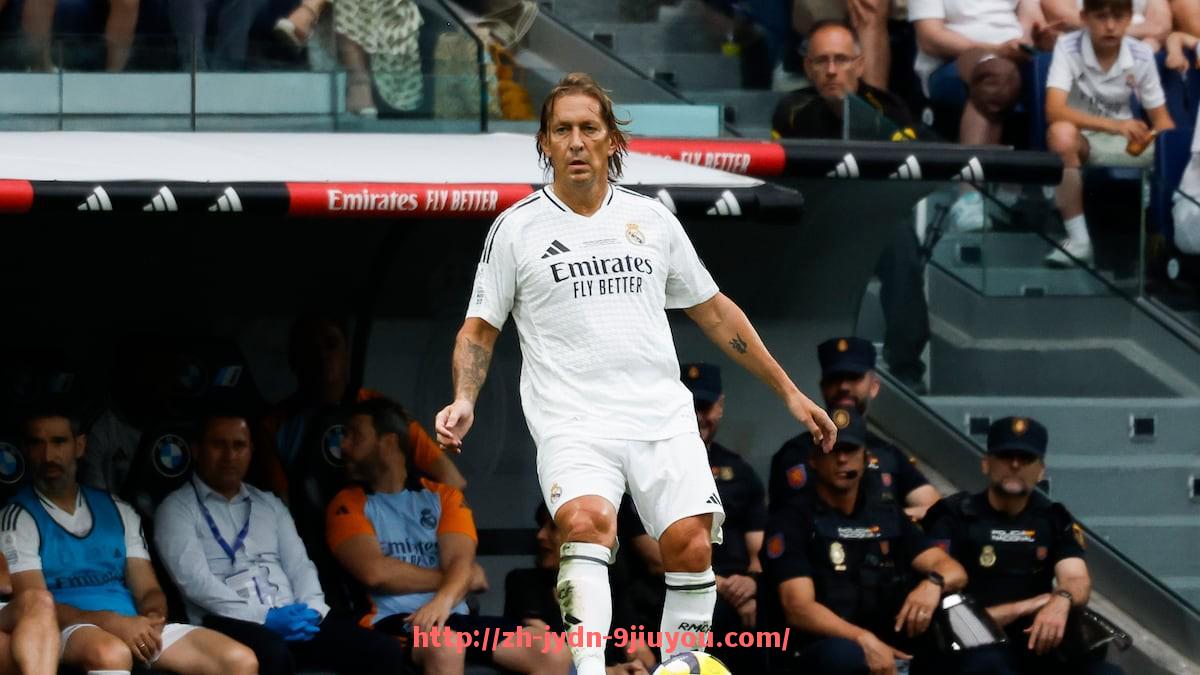 jiuyou九游娱乐-世俱杯定位球得分统计与经典定位球战术解析